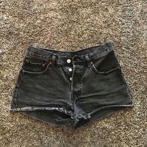 Black Levi’s shorts